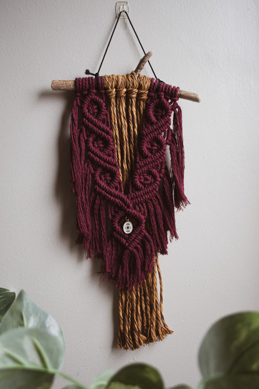 Eye-Spy Wall Hanging